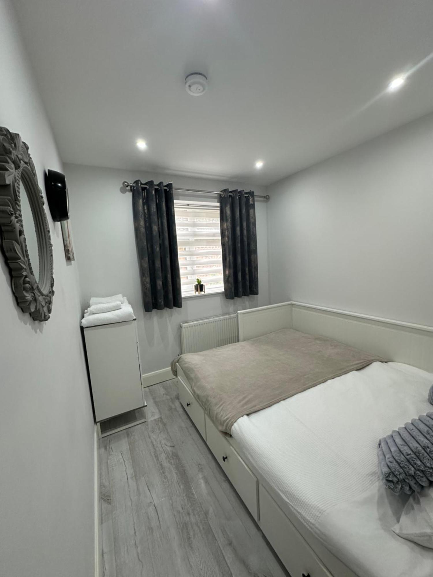 Luxury House Apartamento Greenford  Exterior foto