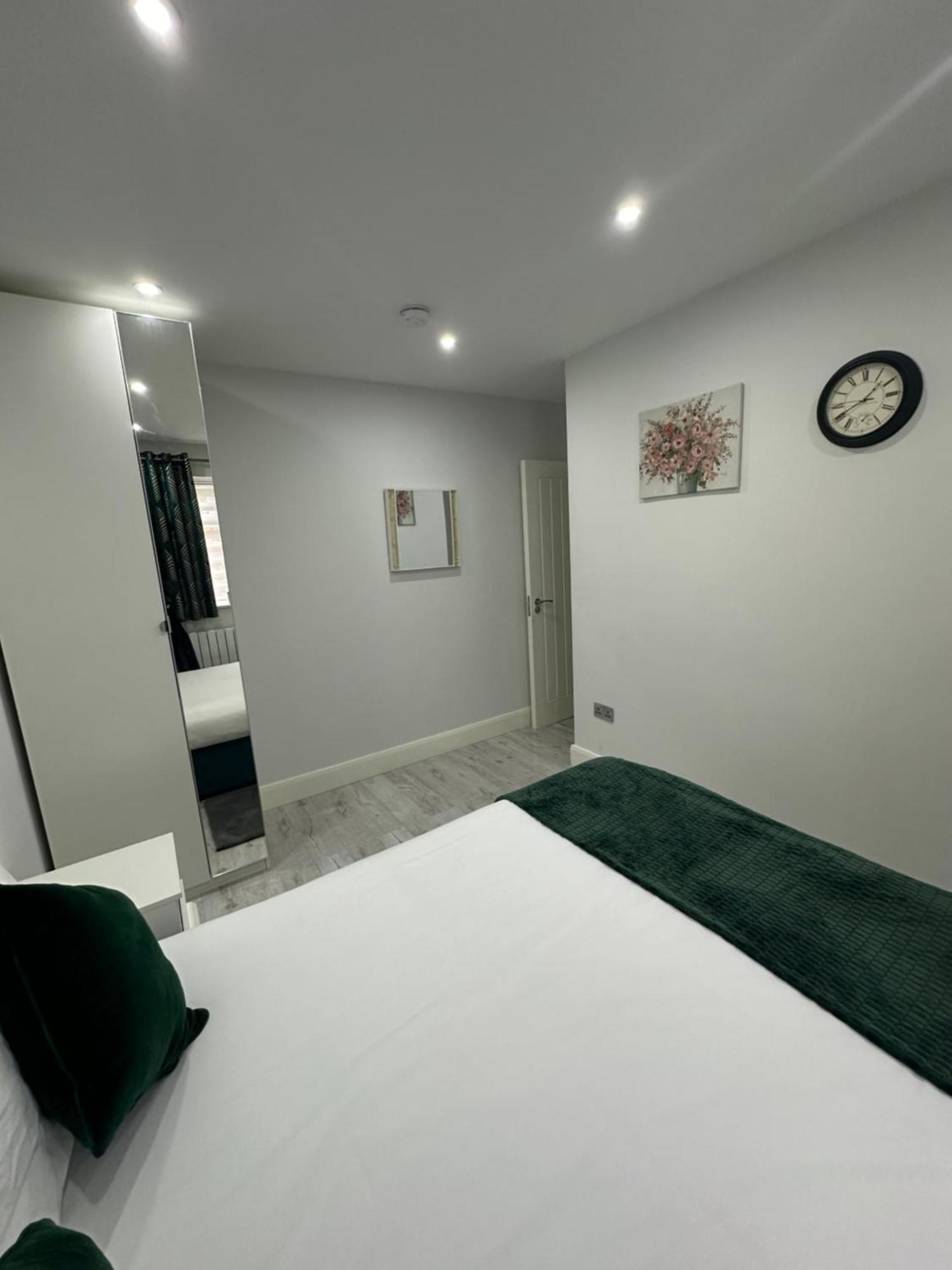Luxury House Apartamento Greenford  Exterior foto